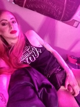 s3xyTickl3s from Greater London,United Kingdom